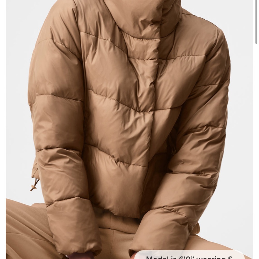 ALO Yoga Women's Toasted Almond Puffer Jacket